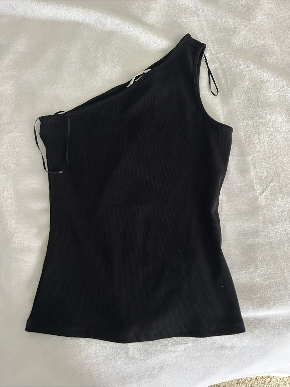 H&M One-Shoulder Black Ribbed Crop Top - Picture 3 of 4